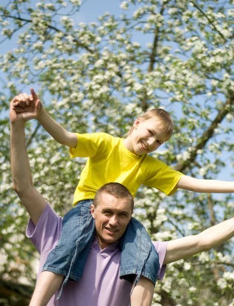 Mutlu baba ile oğlu — Stok fotoğraf