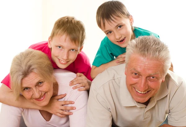Gelukkig ouderen met kinderen — Stockfoto
