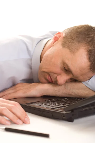 Άνθρωπος κοιμάται με laptop — Φωτογραφία Αρχείου