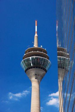 rheinturm Kulesi dusseldorf