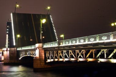 Dvortsovy bridge in St. Petersburg