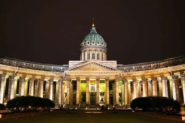 Catedral de Kazán en San Petersburgo de noche — Foto de Stock