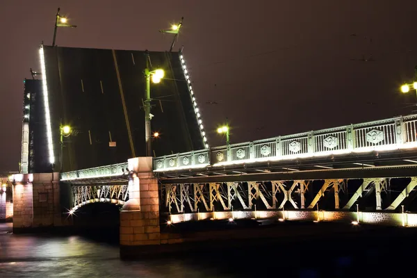 Dvortsovy 桥在圣彼得斯堡 图库图片