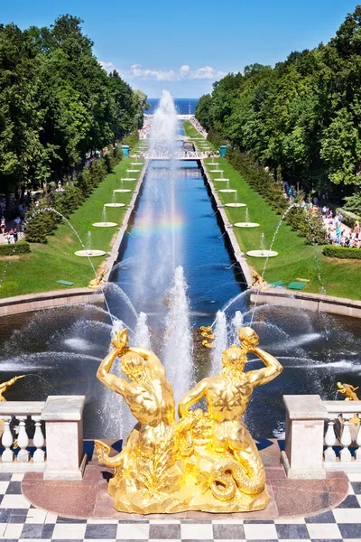 Fountain in Peterhof. St. Petersburg. Russia — Stock Photo, Image