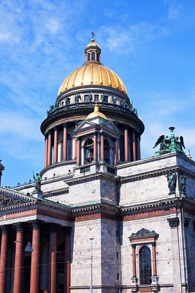 St. Isaac's Cathedral (Isaakevsky Sobor) in St. Petersburg — Stock Photo, Image