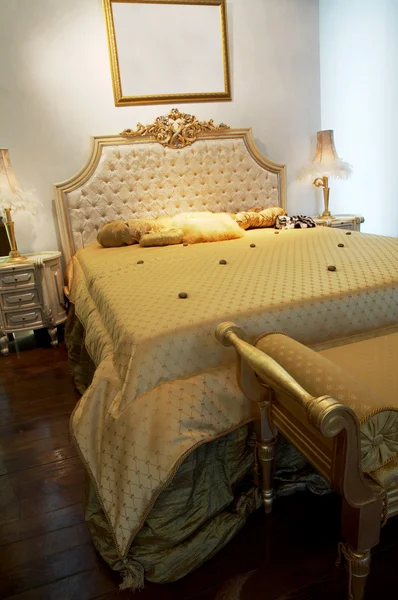 Yatak ve kanepe — Stok fotoğraf