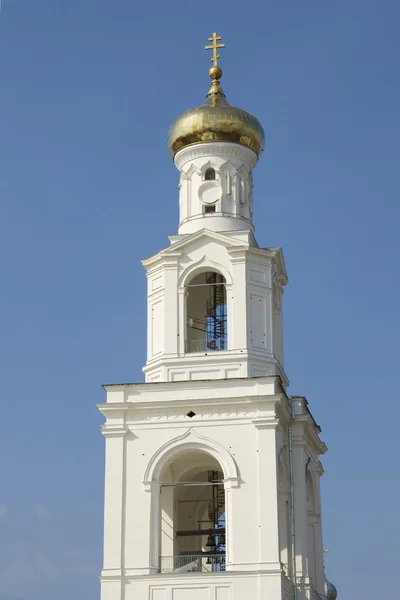 Dzwon wieża rosyjskiego Kościoła prawosławnego — Zdjęcie stockowe
