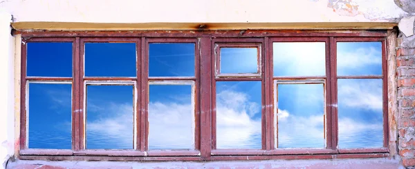 Przestarzałe okno — Zdjęcie stockowe