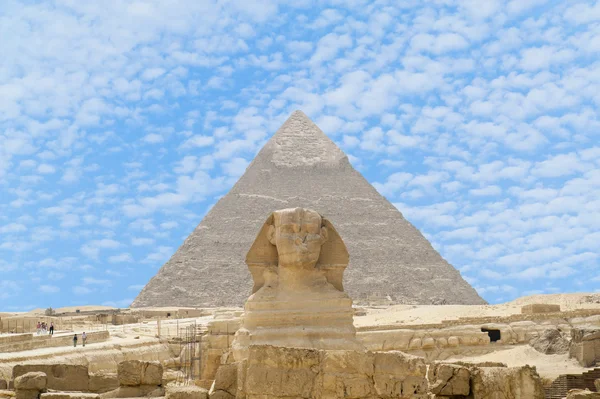 金字塔和狮身人面像 — 图库照片