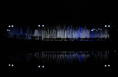 Çeşme, gece