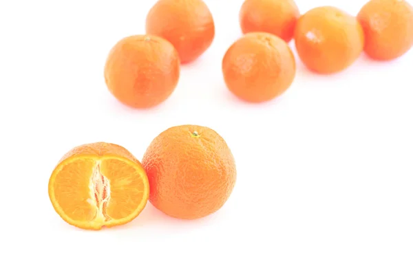 Oranges sur blanc — Photo