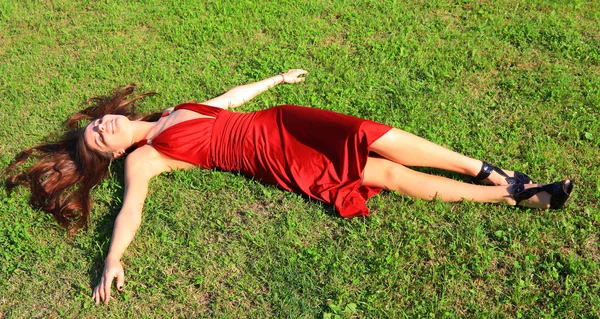 Girl enjoys solar heat — Stock Photo, Image