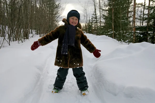 Αγόρι, το χειμώνα, υπαίθρια — Φωτογραφία Αρχείου