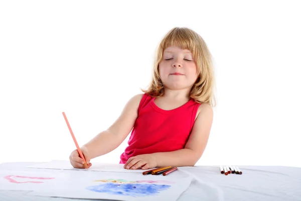 女の子は、白で隔離される絵を描く — ストック写真