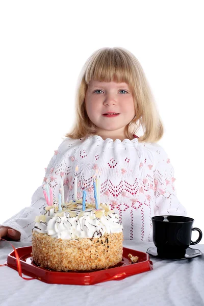 Девушка с праздничным тортом — стоковое фото