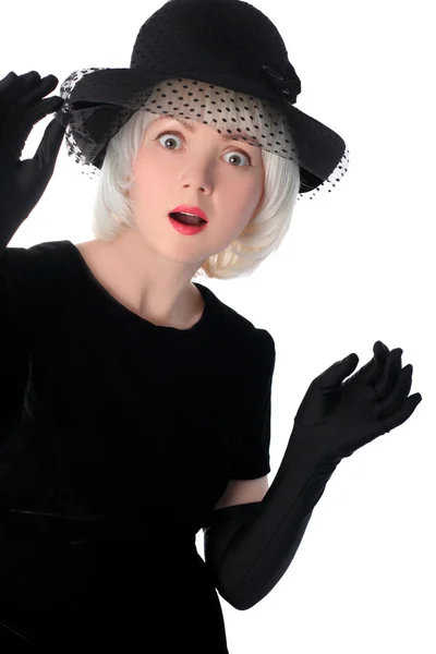 Linda mulher de chapéu escondida no véu — Fotografia de Stock