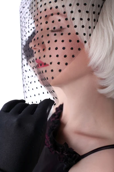 Linda mulher escondida no véu com luvas — Fotografia de Stock