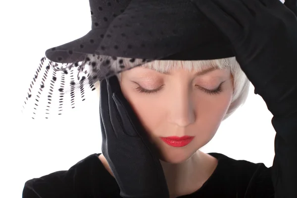 모자 베일에 숨어있는 아름 다운 여자 — 스톡 사진