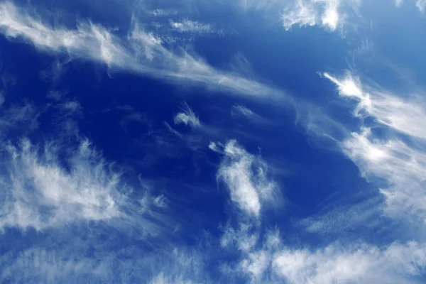 Příběhy a sny na modré obloze — Stock fotografie