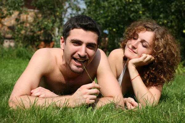 Romantikus pár a szabadban, a nyár — Stock Fotó