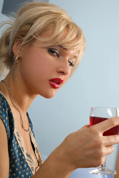 红酒的女人 — 图库照片