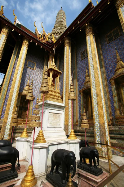 Gold palace in Bangkok — Stock Photo, Image