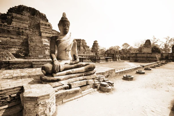 Monumentos de buddah, ruínas de Ayutthaya — Fotografia de Stock