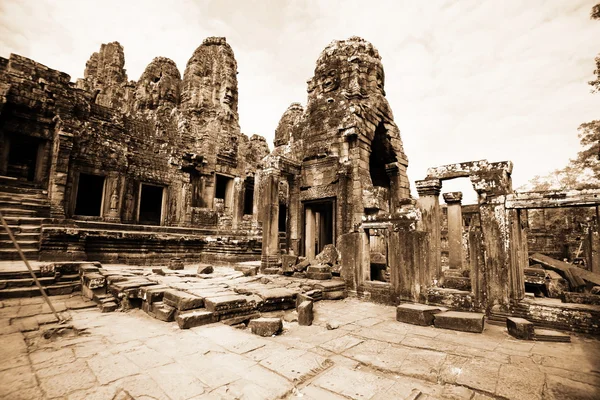 Templo de Bayon en Angkor Thom, Camboya — Foto de Stock