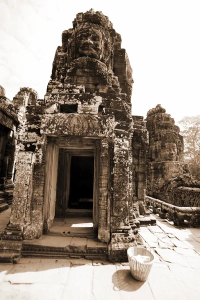 Templo de Bayon en Angkor Thom, Camboya — Foto de Stock