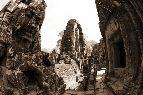 Храм Байон в Ангкор-Томе — стоковое фото