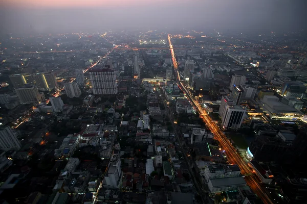 Бангкок ночью, Таиланд — стоковое фото
