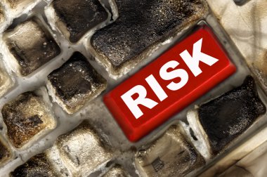 risk yönetimi anahtar gösteren iş sigorta kavramı