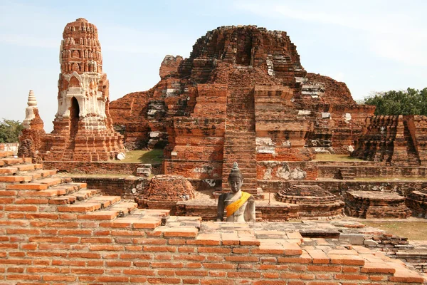 Ruinen des Tempels von wat mahatat — Stockfoto