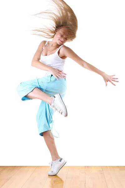 Kobieta tancerz baletowy w sali balowej — Zdjęcie stockowe