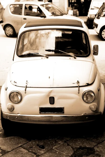 Старая машина Fiat — стоковое фото