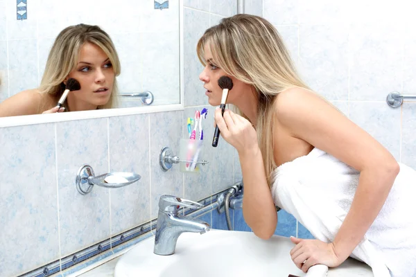 Woman during daily morning routines — Stock Photo, Image