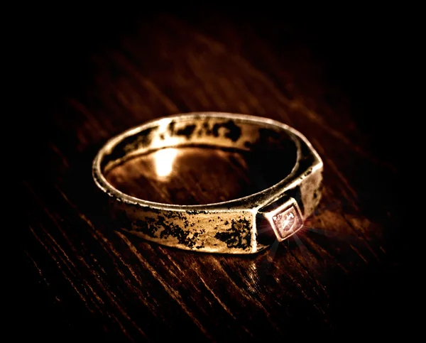 Vecchio anello d'argento — Foto Stock