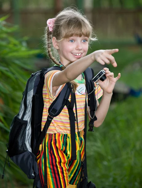 Dziecko strzelać lato tropikalnej przyrody. — Zdjęcie stockowe