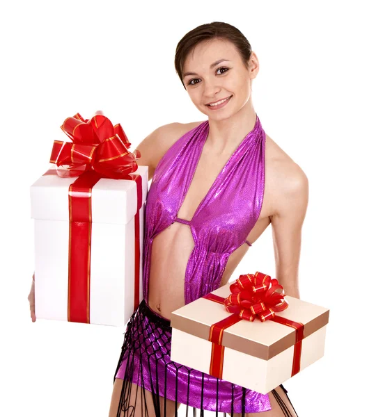 Chica con caja de regalo y arco . —  Fotos de Stock