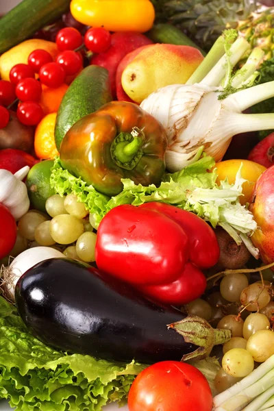 Bakgrund av grönsaker och frukt grupp. — Stockfoto