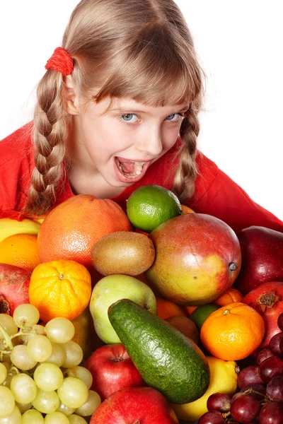 Девочка с группой фруктов . — стоковое фото