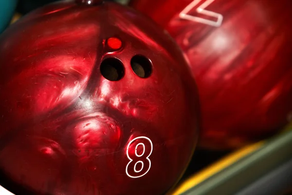 Skupina červená bowlingové koule. — Stock fotografie