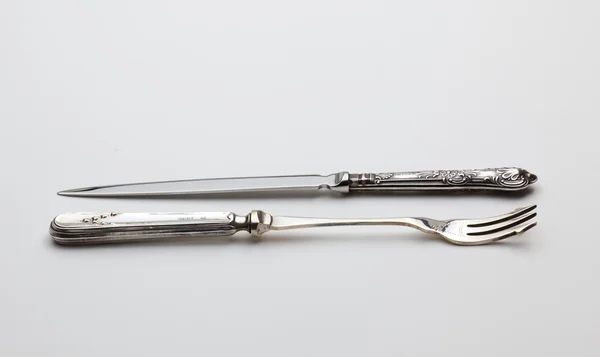Antieke sterling zilver mes en vork — Stockfoto