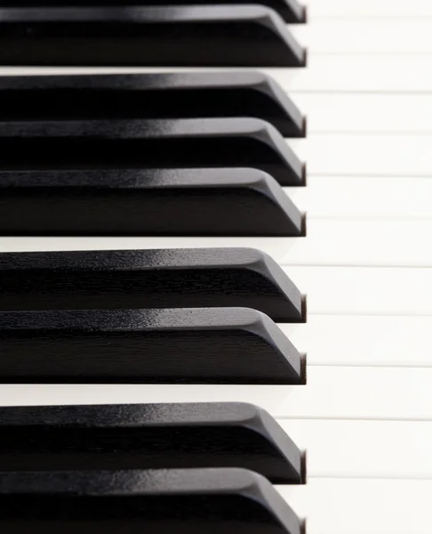Perspectiva sobre las teclas de piano — Foto de Stock
