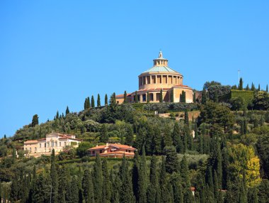 verona yukarıda eski bina