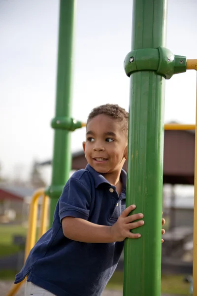 公園の多人種の少年 — ストック写真