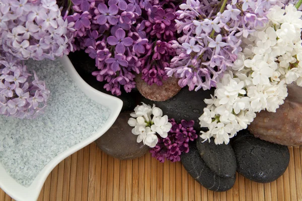 Lilacs and bath salt — Stock Photo, Image