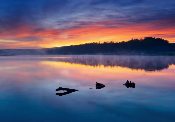Manhã no lago — Fotografia de Stock