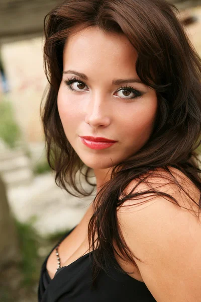 Porträtt brunett kvinnlig modell. — Stockfoto