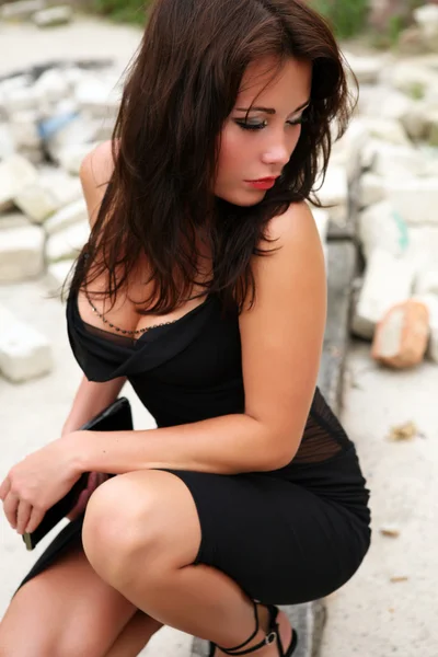 Portret brunette vrouwelijke model. — Stockfoto
